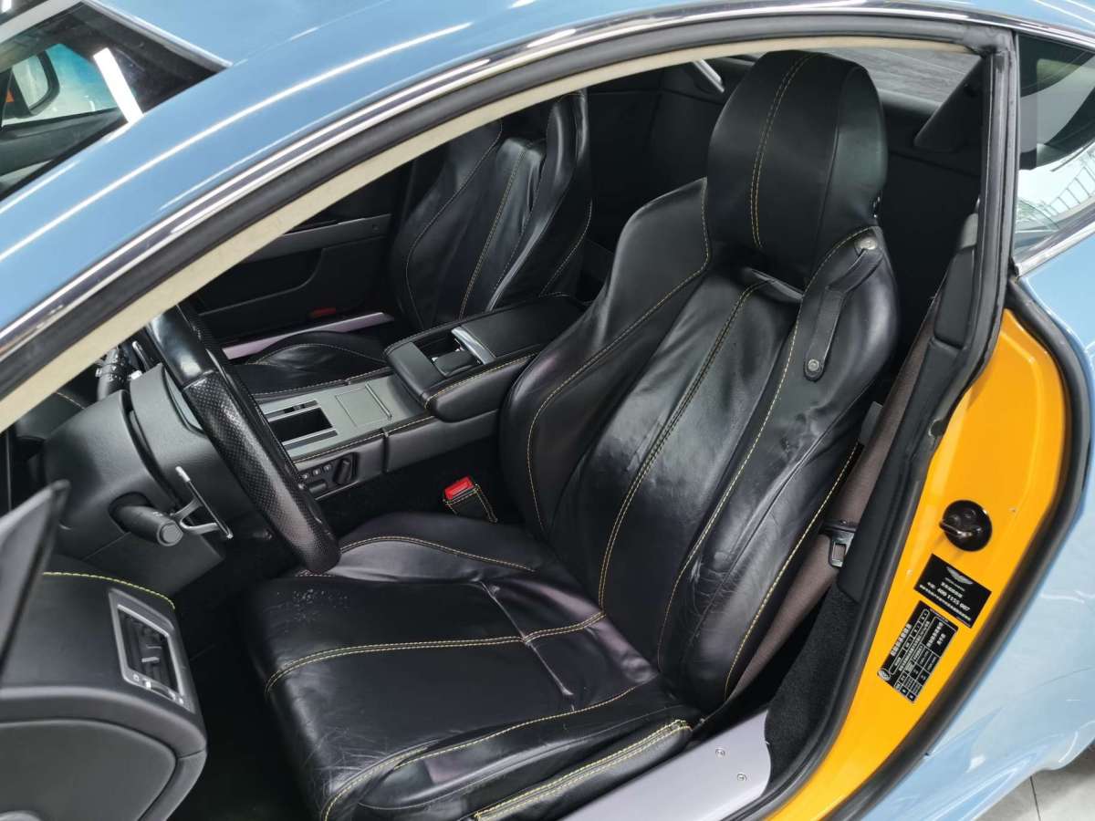 阿斯顿·马丁 V8 Vantage  2011款 4.7L Sportshift Coupe图片