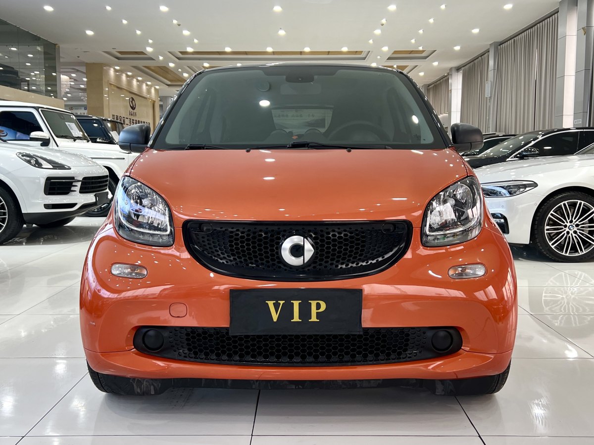 2017年12月smart fortwo  2015款 1.0L 52千瓦硬頂激情版