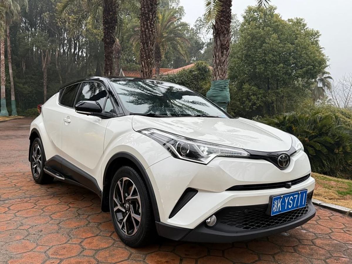 豐田 C-HR  2018款 2.0L 領(lǐng)先版 國(guó)V圖片