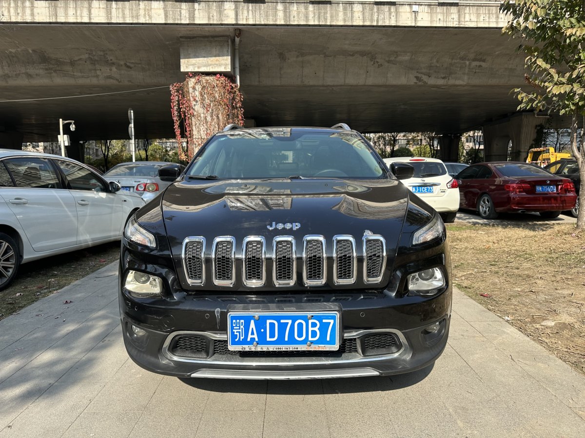 Jeep 自由光  2016款 2.4L 专业版图片