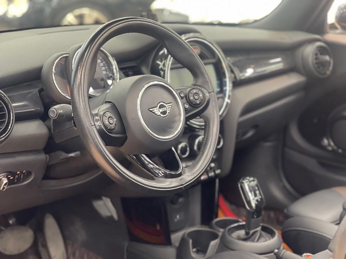 MINI MINI  2020款 1.5T COOPER CABRIO 經(jīng)典派圖片