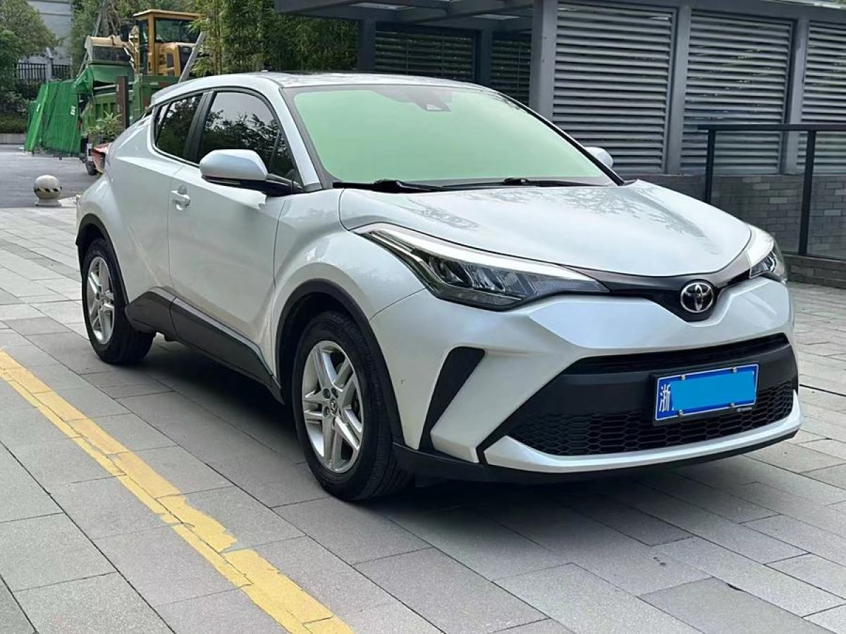 2022年11月豐田 C-HR  2022款 2.0L 領(lǐng)先版