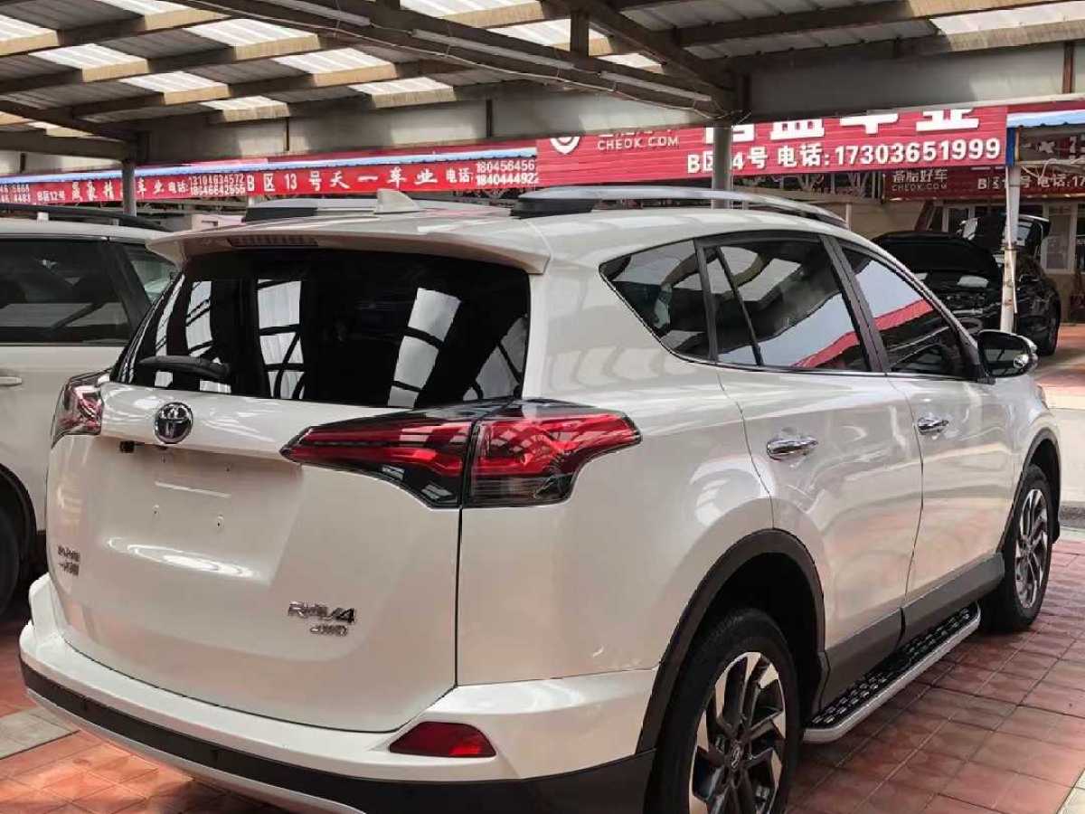 2018年2月豐田 RAV4榮放  2018款 2.5L 自動(dòng)四驅(qū)精英i版