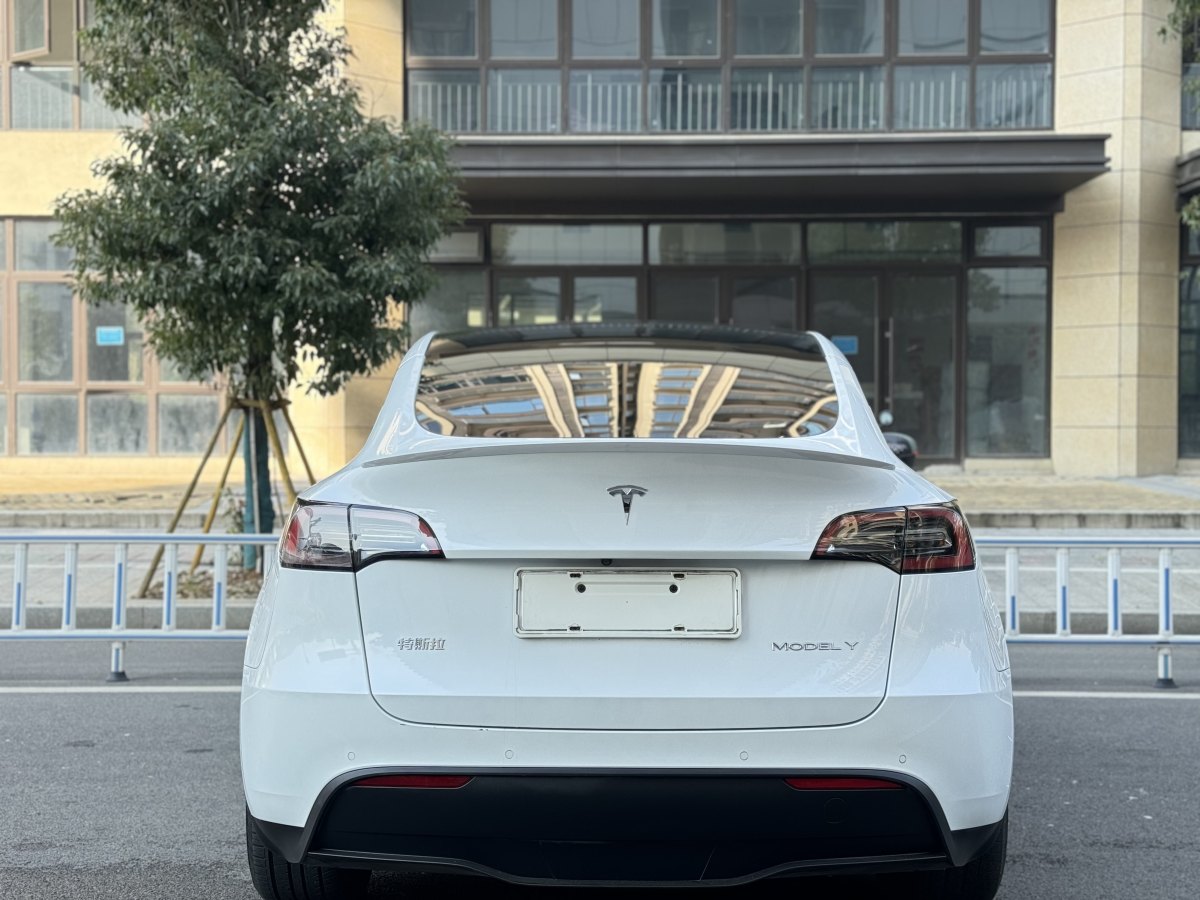 特斯拉 Model 3  2021款 改款 標準續(xù)航后驅(qū)升級版圖片