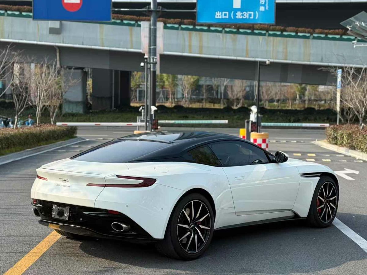 阿斯頓·馬丁 V8 Vantage  2018款 4.0T V8圖片