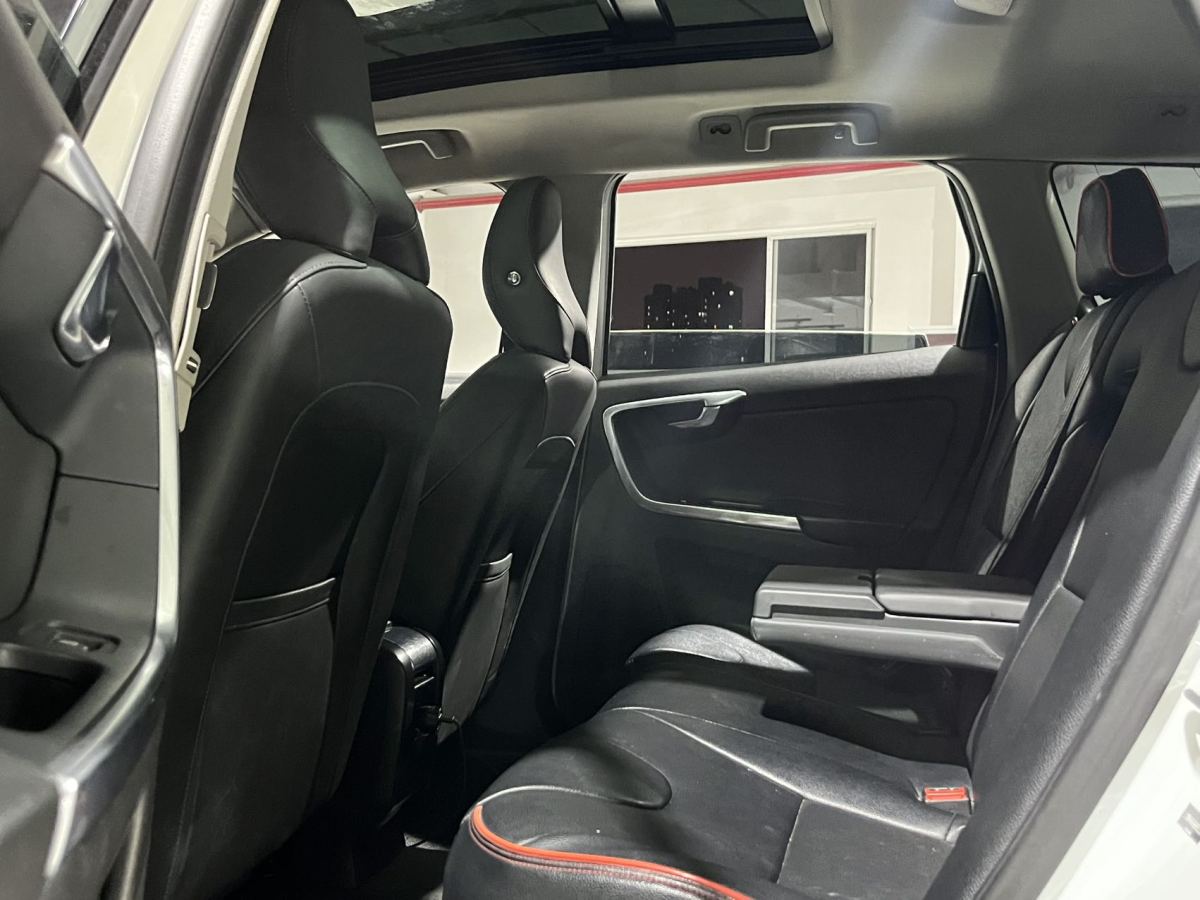 沃爾沃 XC60  2016款 T5 智進(jìn)版圖片