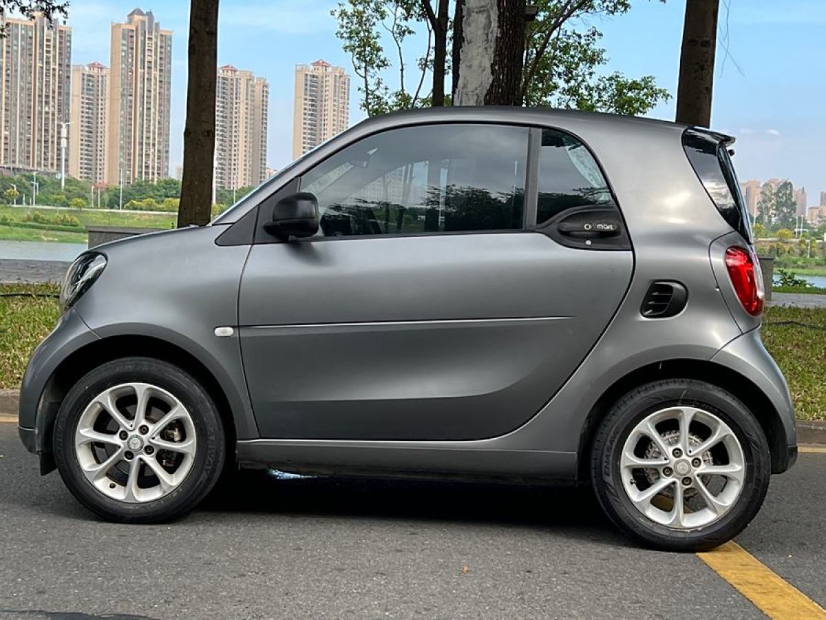 smart fortwo  2018款 1.0L 52千瓦硬頂靈動(dòng)版圖片