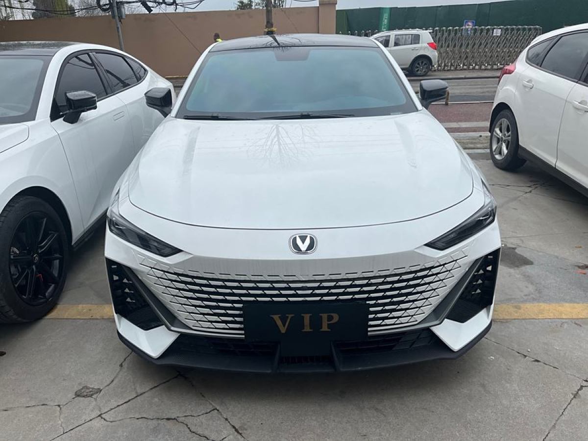 2023年4月長(zhǎng)安 長(zhǎng)安UNI-V  2023款 1.5T 尊享型