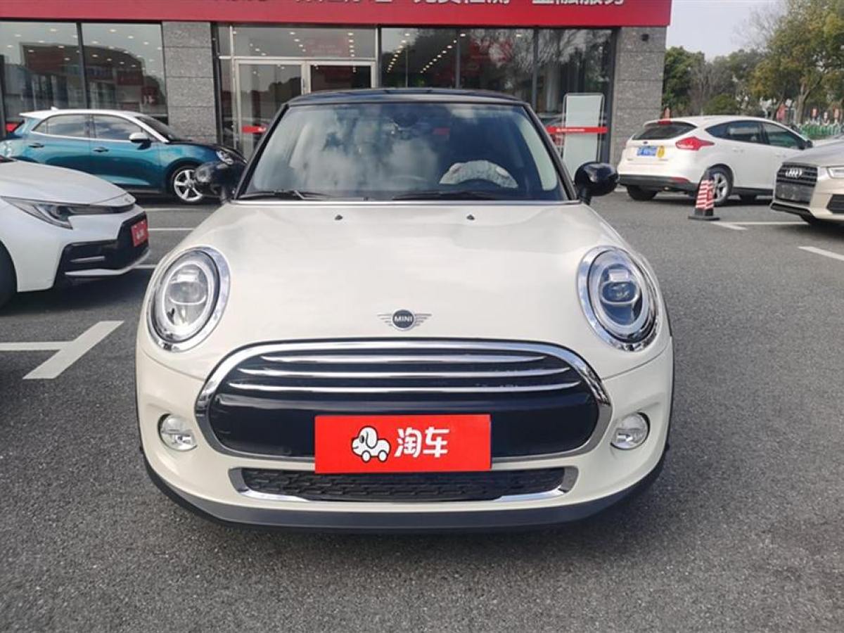 MINI COUNTRYMAN  2018款 1.5T COOPER 藝術(shù)家圖片