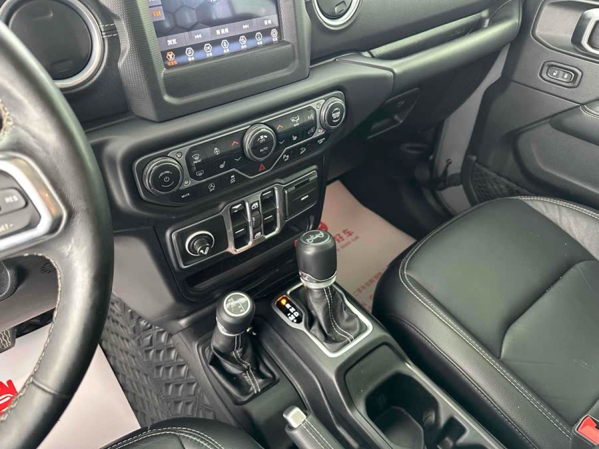 Jeep 牧馬人  2018款 2.0T Sahara 四門版圖片