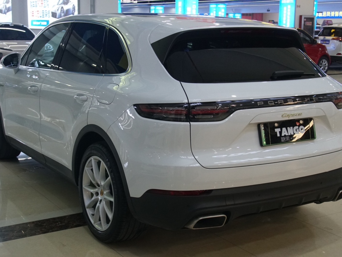 保時(shí)捷 Cayenne新能源  2022款 Cayenne E-Hybrid 2.0T 鉑金版圖片