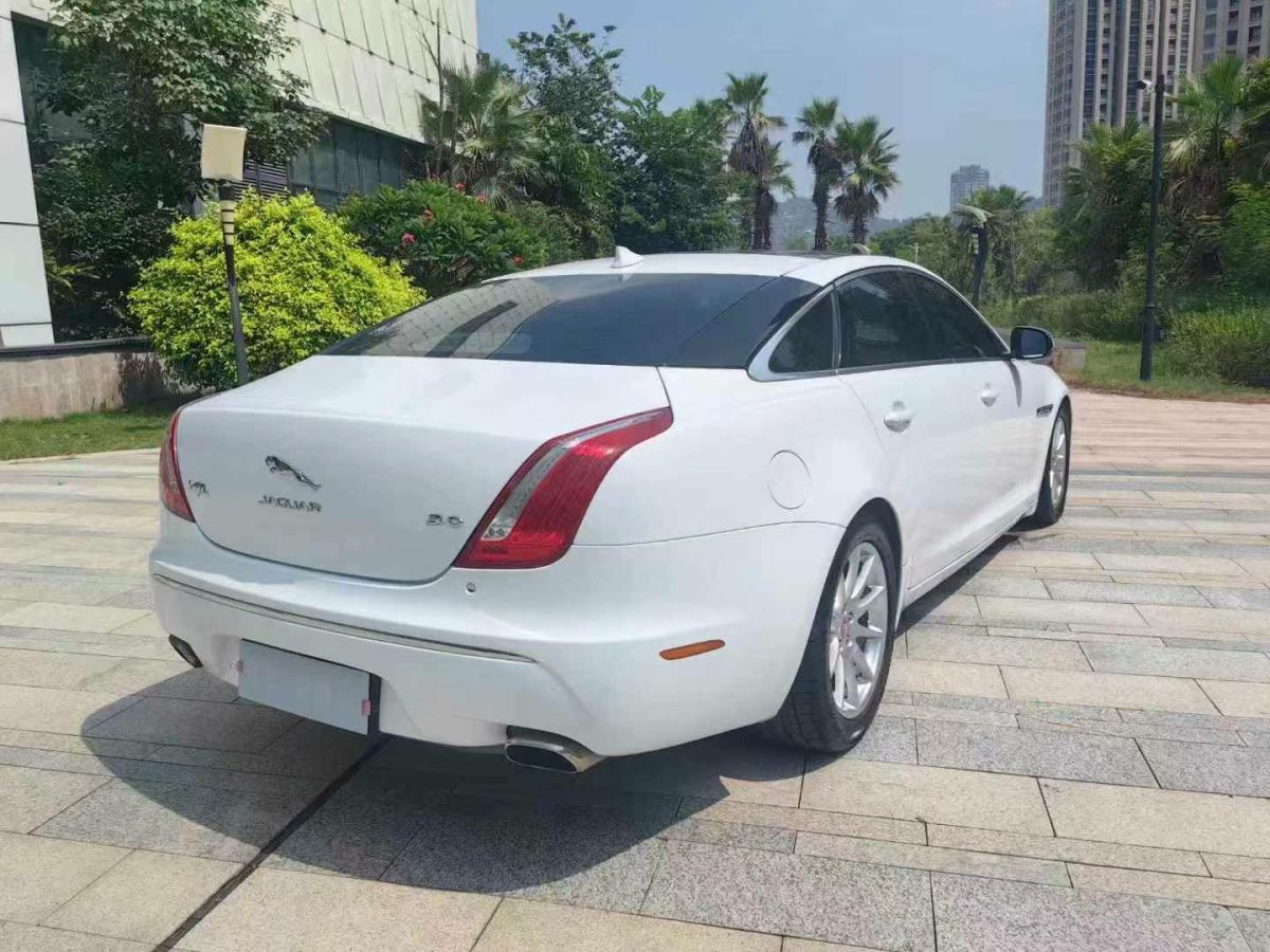 捷豹 XJ  2015款 XJL 3.0 SC 兩驅(qū)全景商務(wù)版圖片