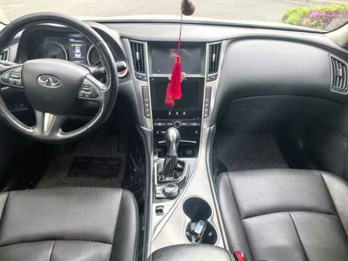 英菲尼迪 Q50  2014款 3.7L 豪華版圖片