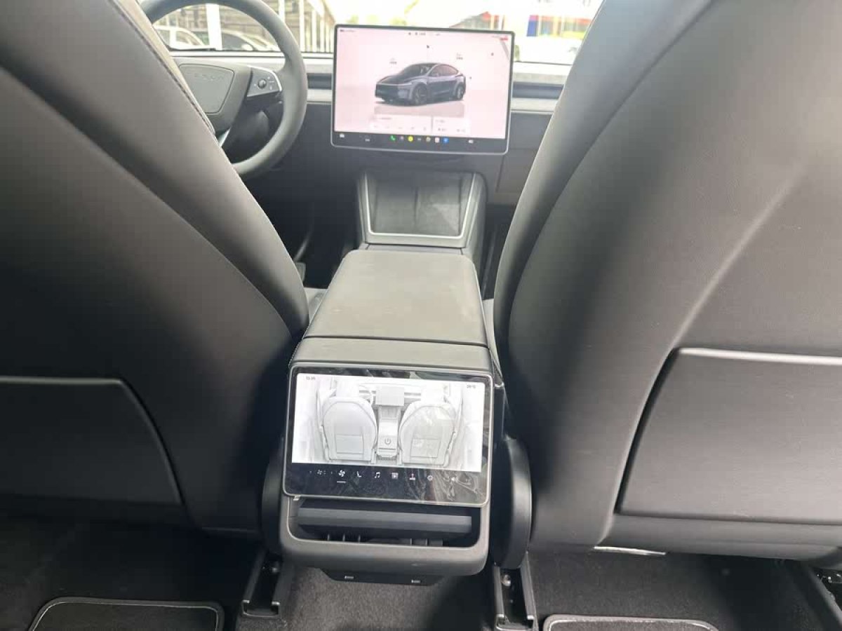 特斯拉 Model Y  2025款 后輪驅(qū)動 首發(fā)版圖片