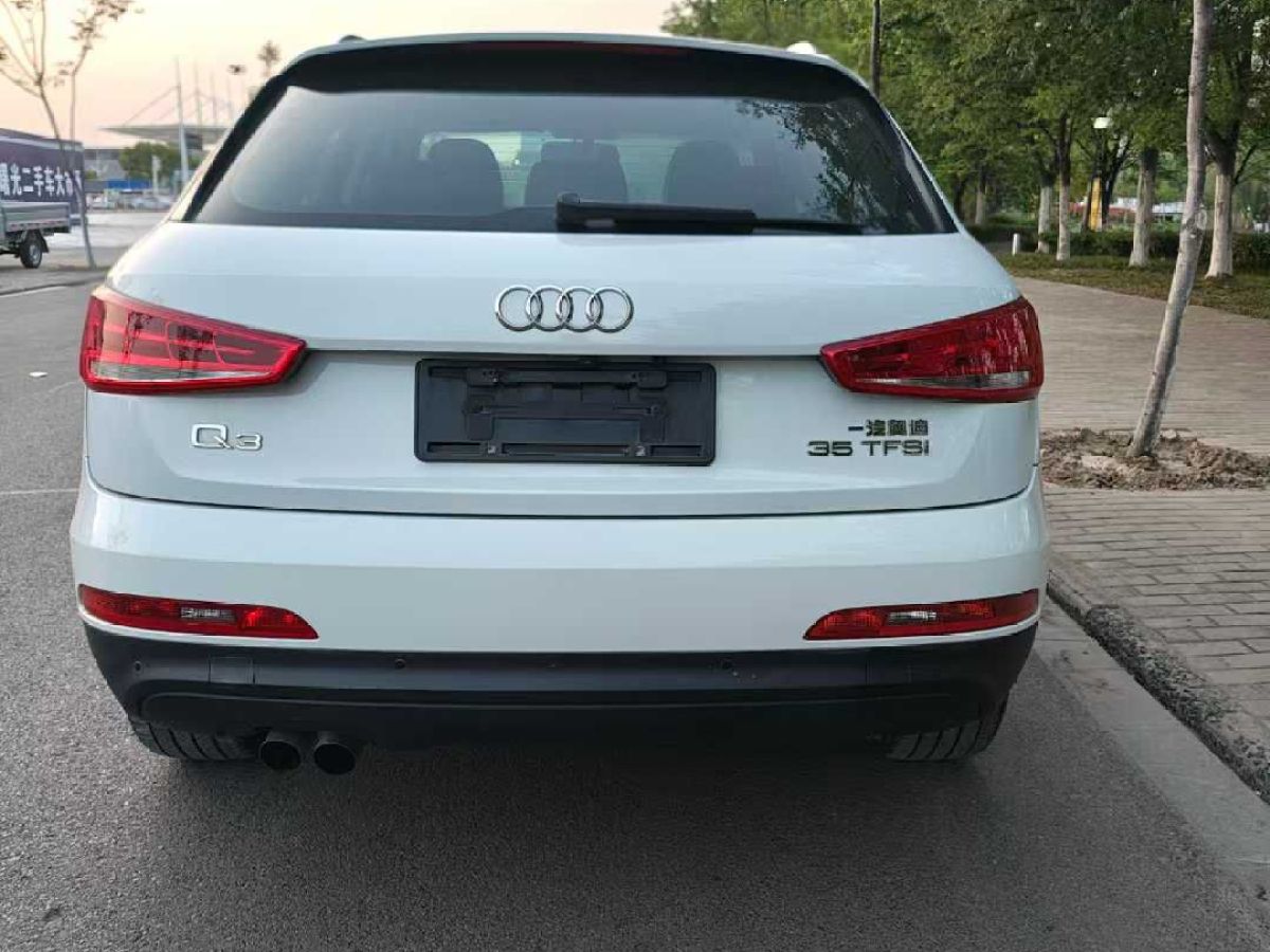 奧迪 奧迪Q3  2014款 Q3 1.4T 30TFSI 手動(dòng)標(biāo)準(zhǔn)型圖片