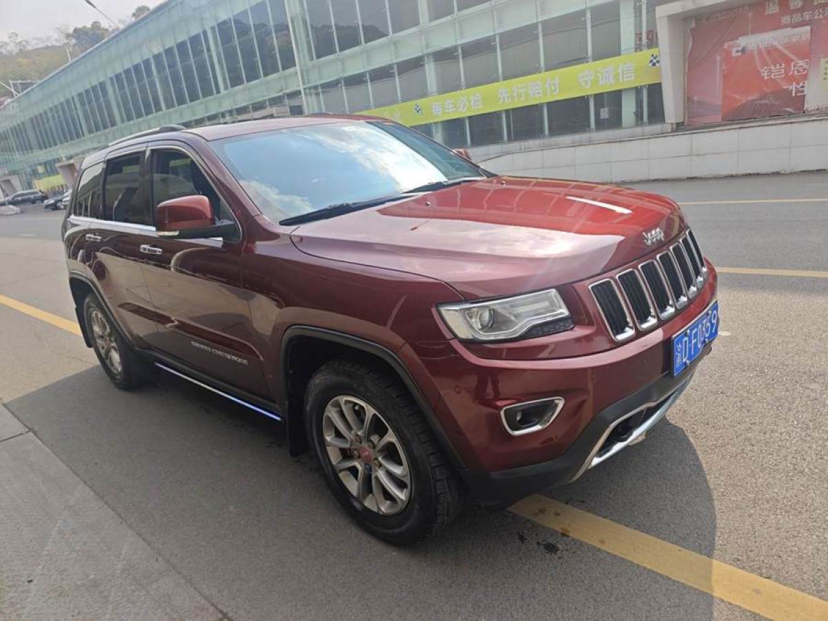 Jeep 大切諾基  2016款 3.0L 精英導(dǎo)航版圖片