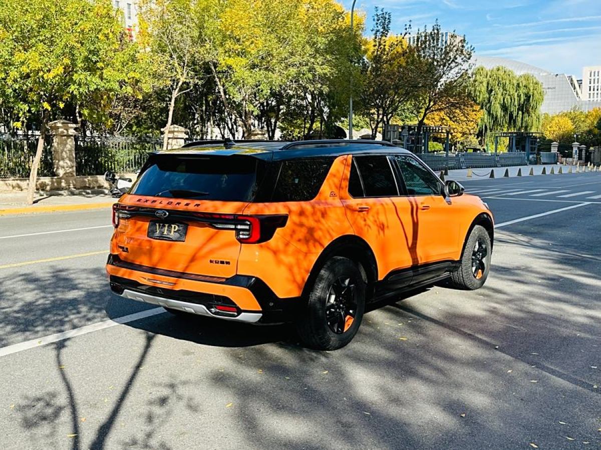 福特 探險(xiǎn)者  2023款 EcoBoost 285 昆侖巔峰版 7座圖片