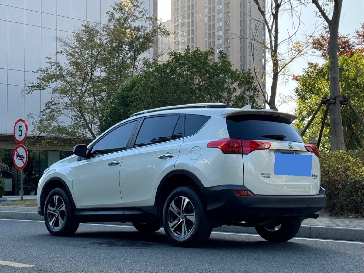 豐田 RAV4榮放  2015款 2.0L CVT四驅(qū)新銳版圖片