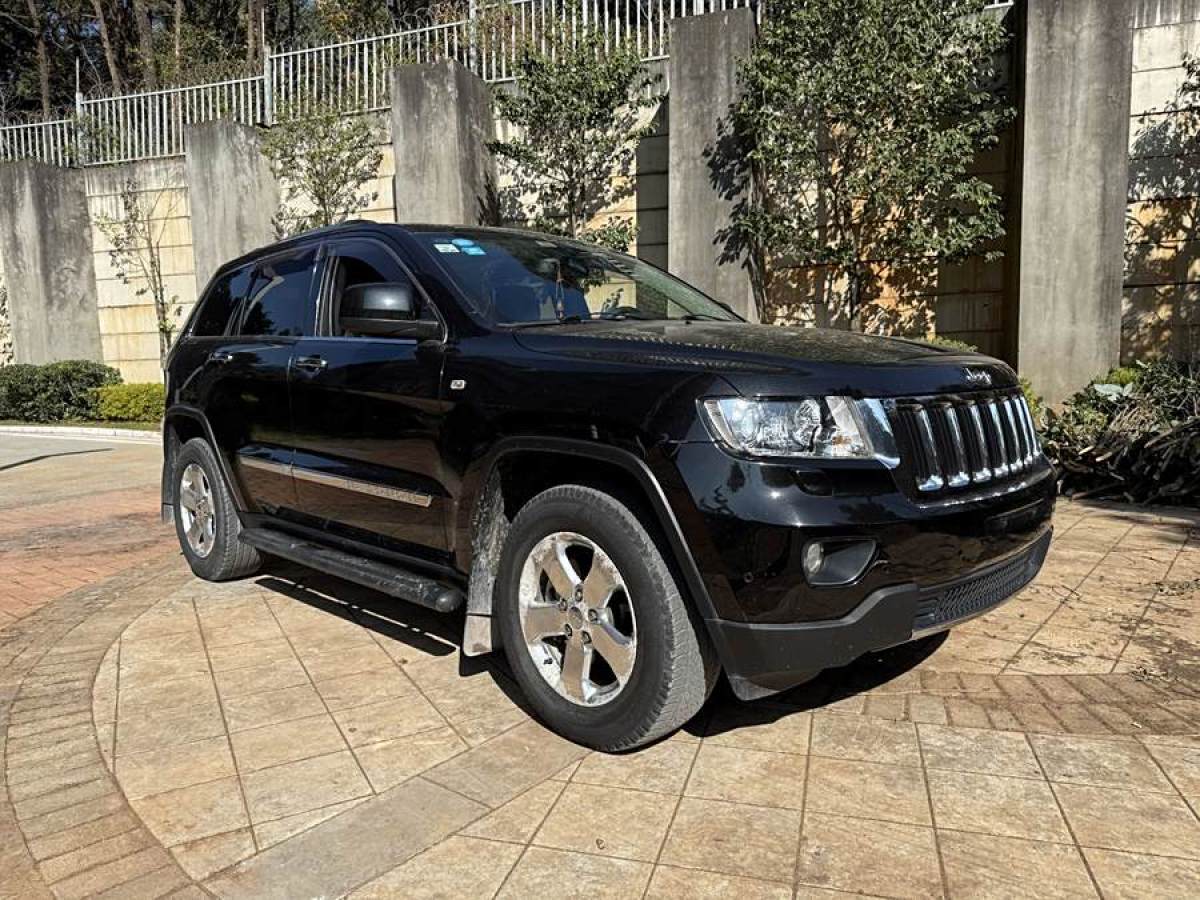 Jeep 大切諾基  2012款 3.6L 豪華導(dǎo)航版圖片