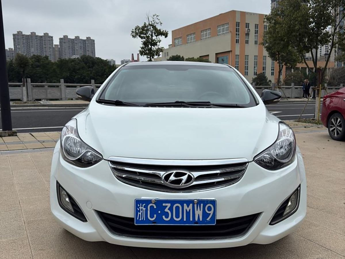 2013年9月現(xiàn)代 朗動  2012款 1.6L 自動領(lǐng)先型