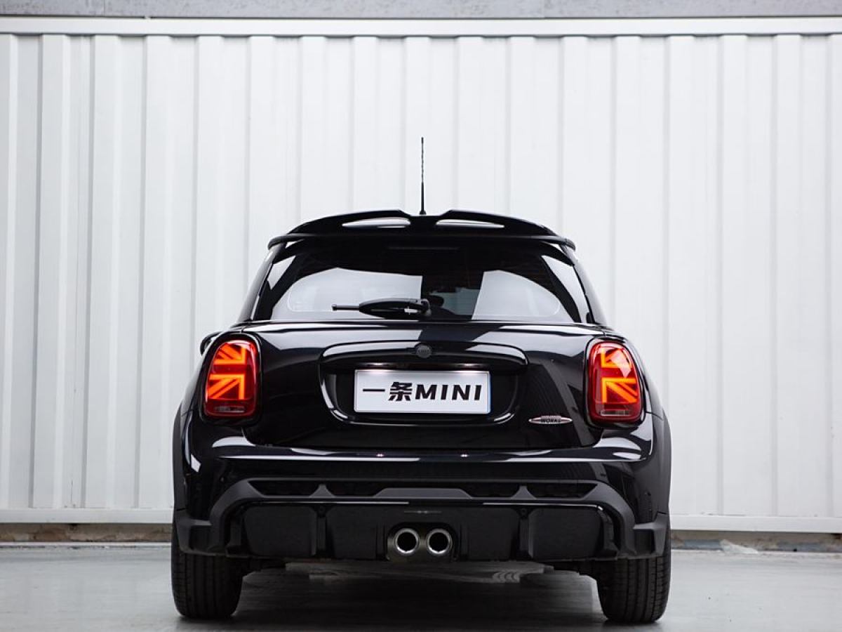 MINI JCW  2023款 2.0T JOHN COOPER WORKS Pat Moss紀(jì)念版圖片