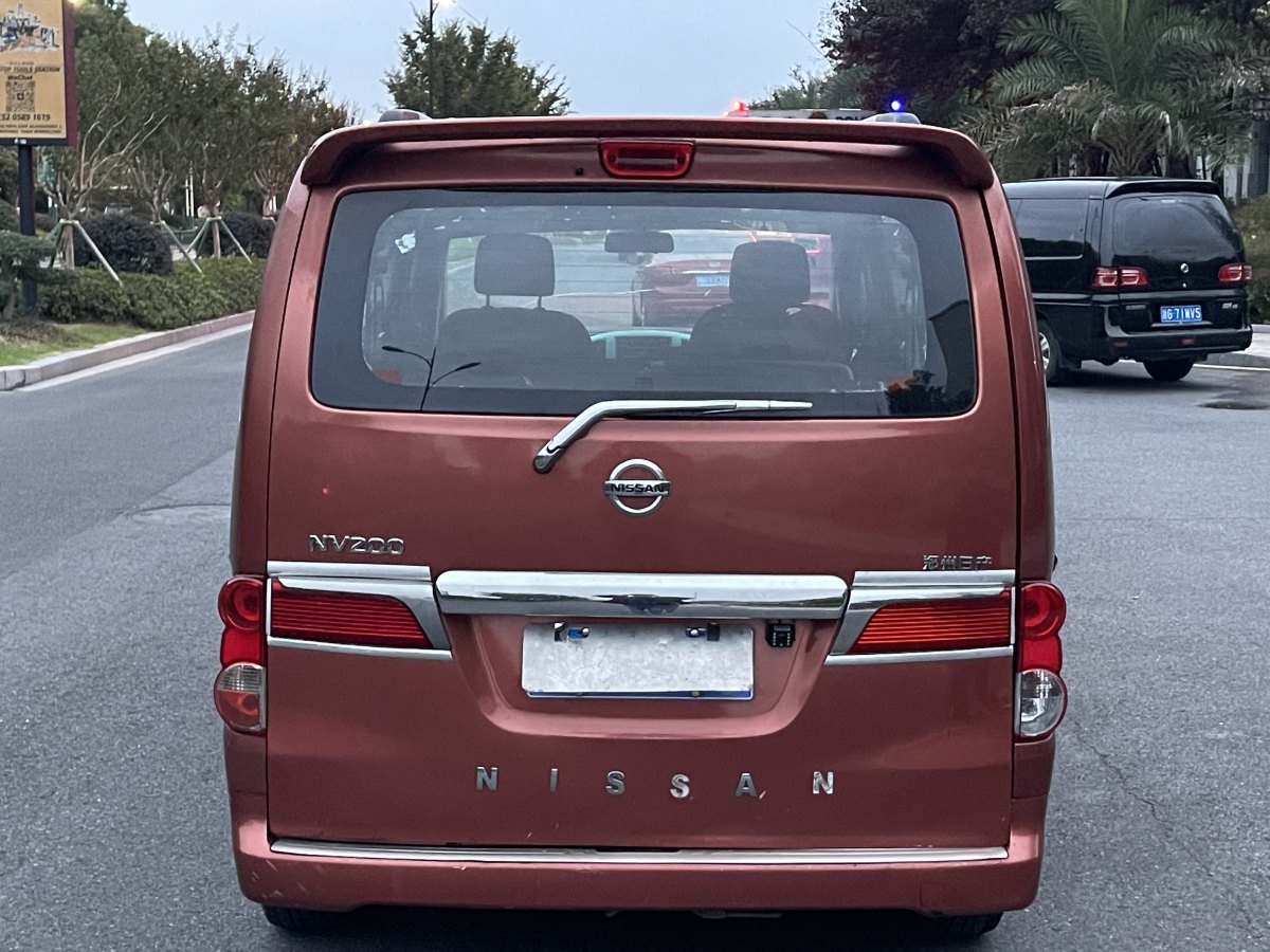 日產(chǎn) NV200  2011款 1.6L 223座 尊貴型圖片