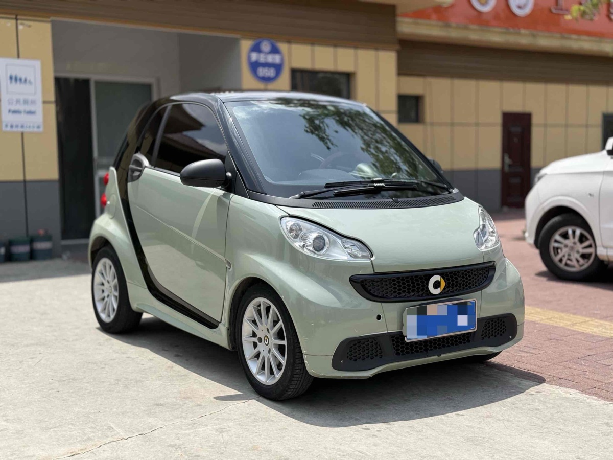 smart fortwo  2014款 1.0 MHD 硬頂新年特別版圖片