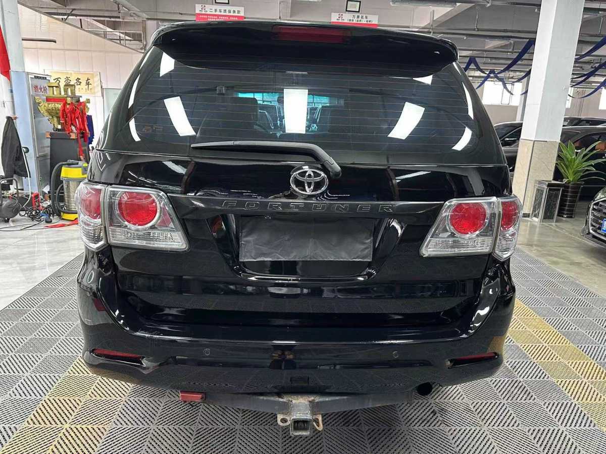 豐田 Fortuner  2015款 2.7L 標(biāo)準(zhǔn)版圖片