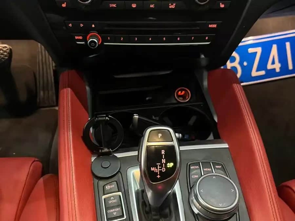 寶馬 寶馬X6  2015款 xDrive35i 領(lǐng)先型圖片