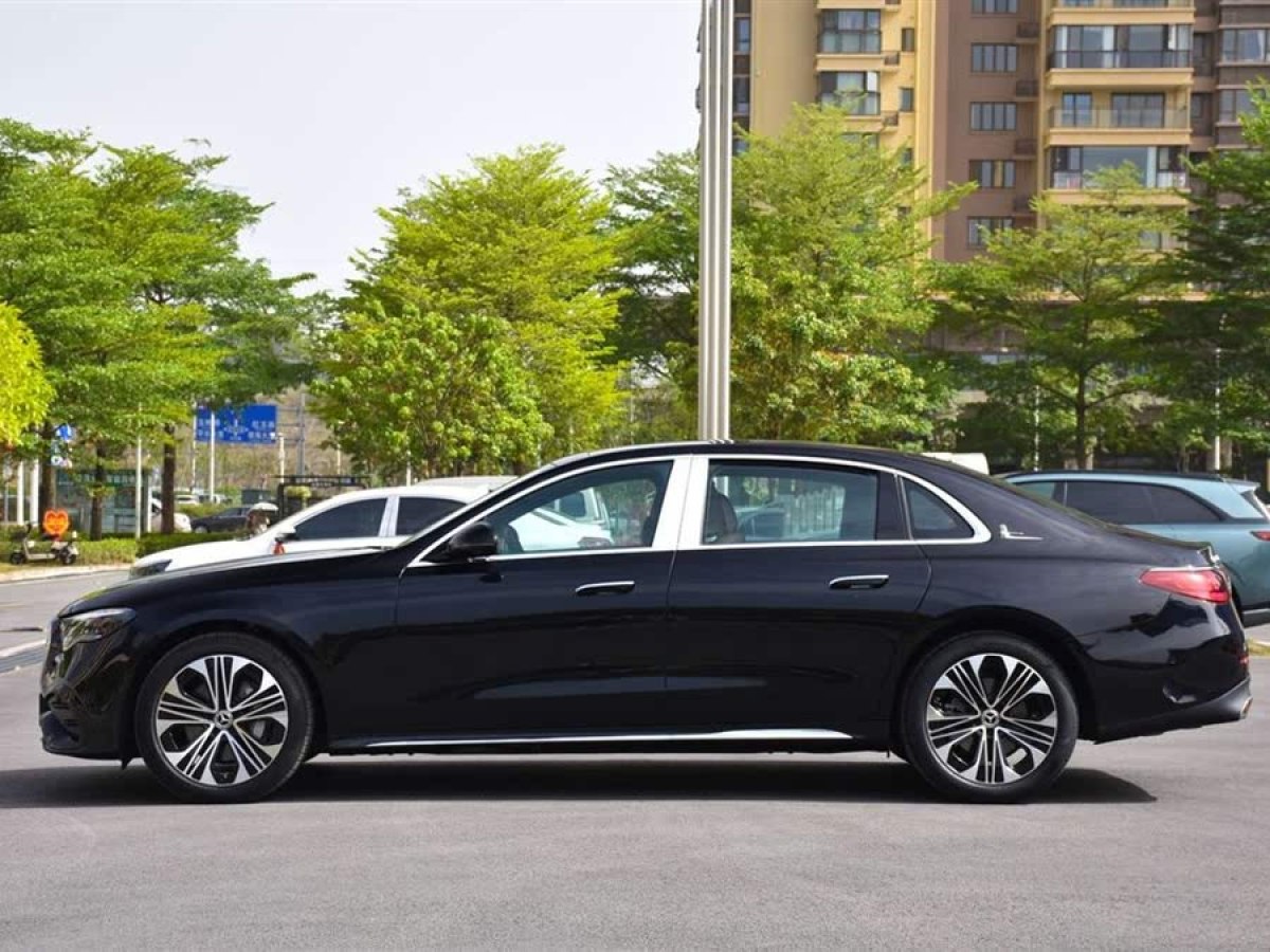 奔馳 奔馳E級  2024款 E 300 L 時尚運動型圖片