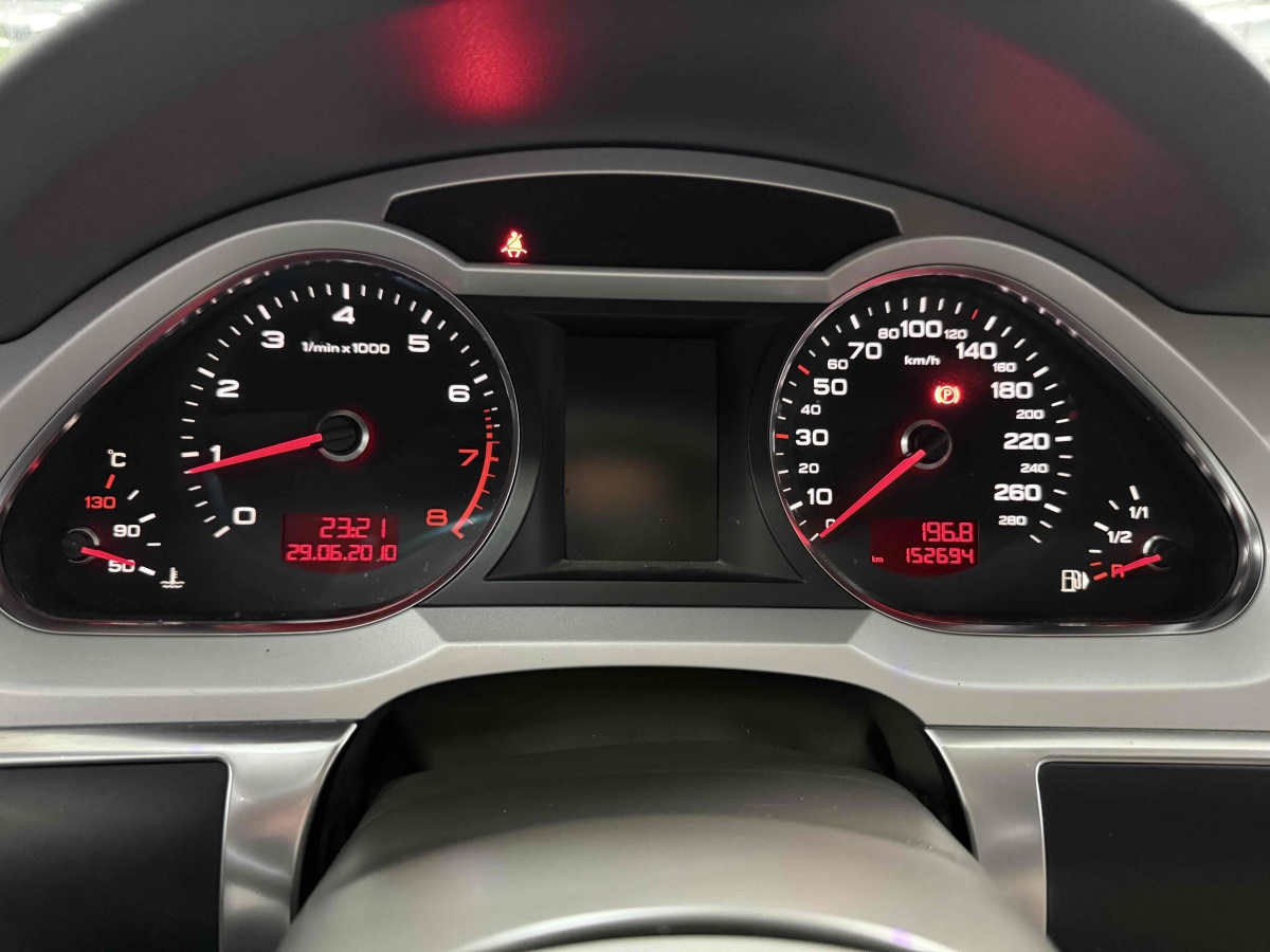 奧迪 奧迪A6L  2011款 3.0 TFSI quattro 豪華型圖片