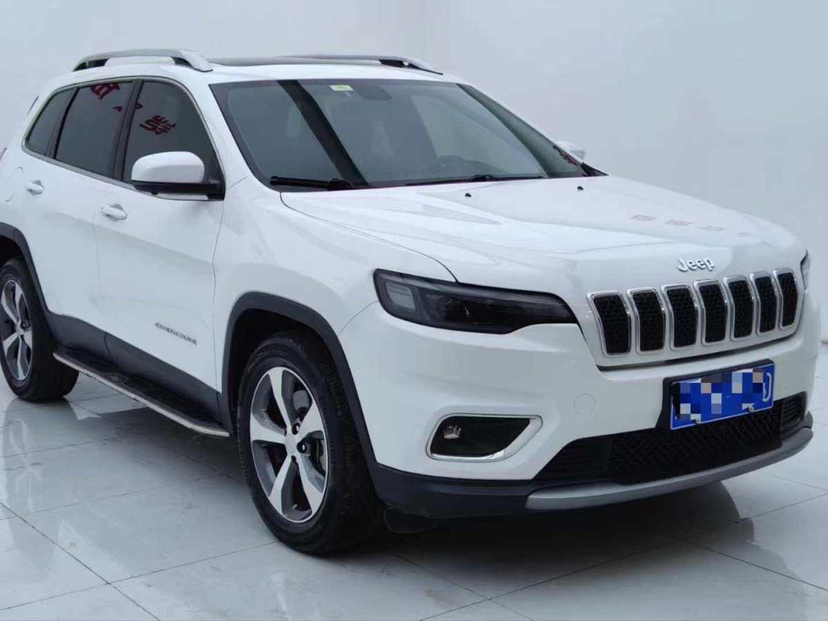 Jeep 自由光  2020款 2.0T 兩驅(qū)領(lǐng)先版圖片