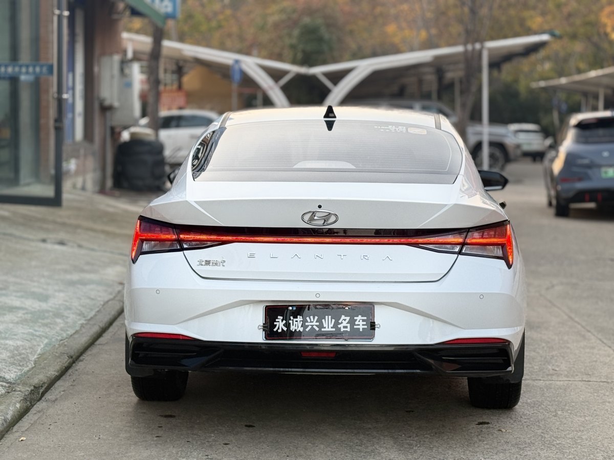 現(xiàn)代 伊蘭特  2022款 1.5L CVT LUX尊貴版圖片