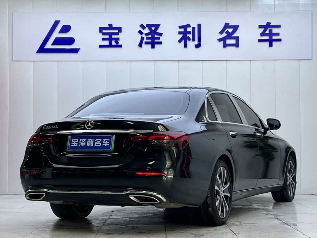 奔馳 奔馳E級(jí)新能源  2022款 改款三 E 350 e L 插電式混合動(dòng)力轎車圖片