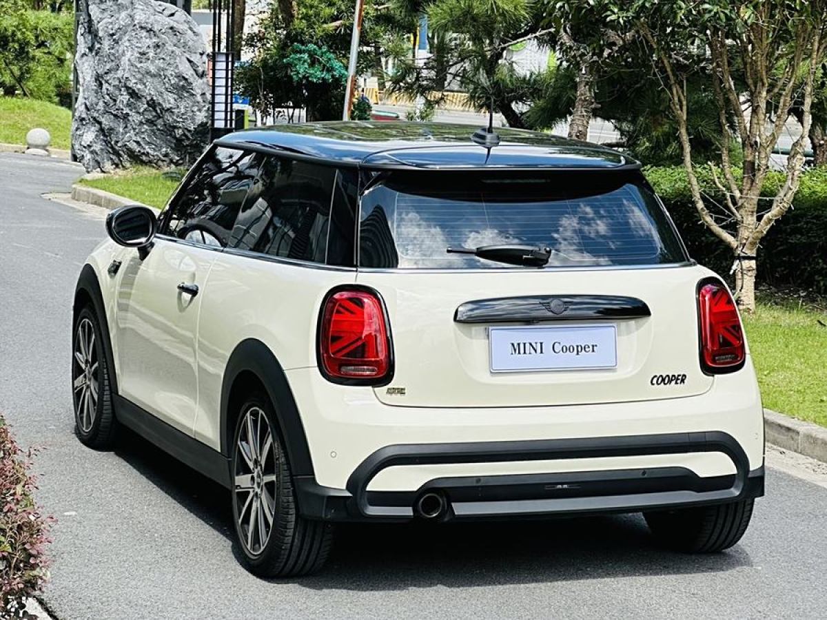 2022年8月MINI MINI  2023款 改款 1.5T COOPER 藝術(shù)家