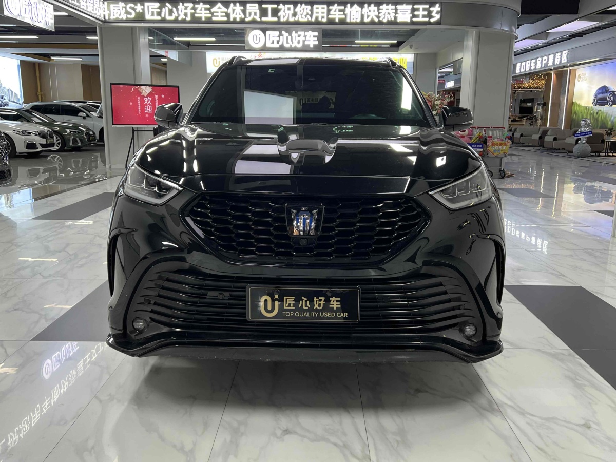 丰田 皇冠陆放  2022款 2.5L HEV四驱尊贵版图片