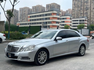 2013年6月 奔馳 奔馳E級(jí) E 260 L CGI時(shí)尚型圖片