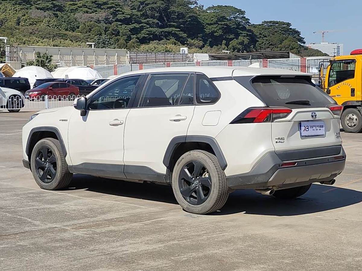 豐田 RAV4榮放  2023款 雙擎 2.5L E-CVT四驅(qū)精英Plus版圖片