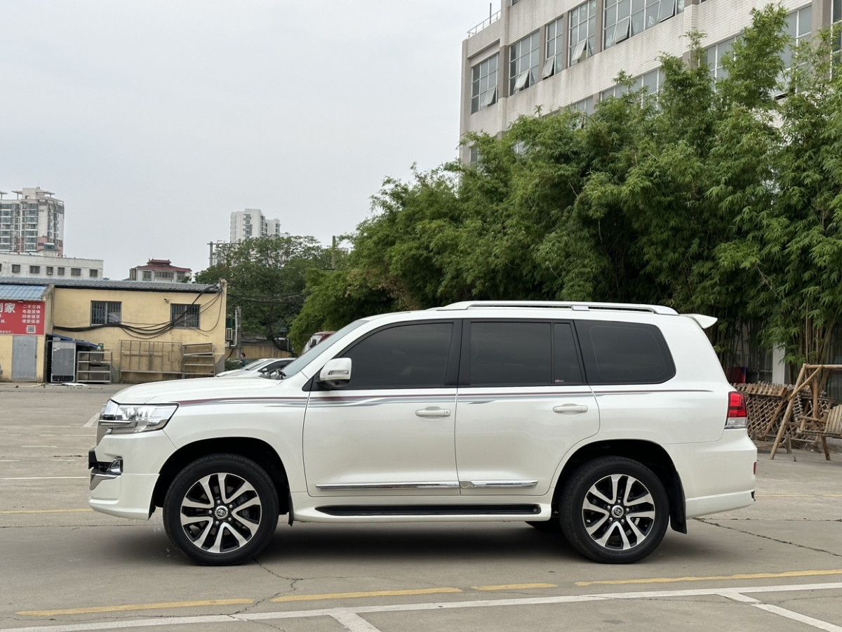 豐田 蘭德酷路澤  2016款 4.0L 中東版圖片