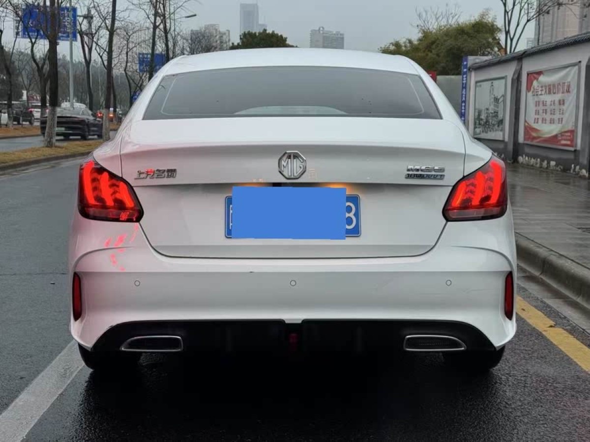 名爵 名爵5  2022款 180DVVT CVT青春豪華版圖片