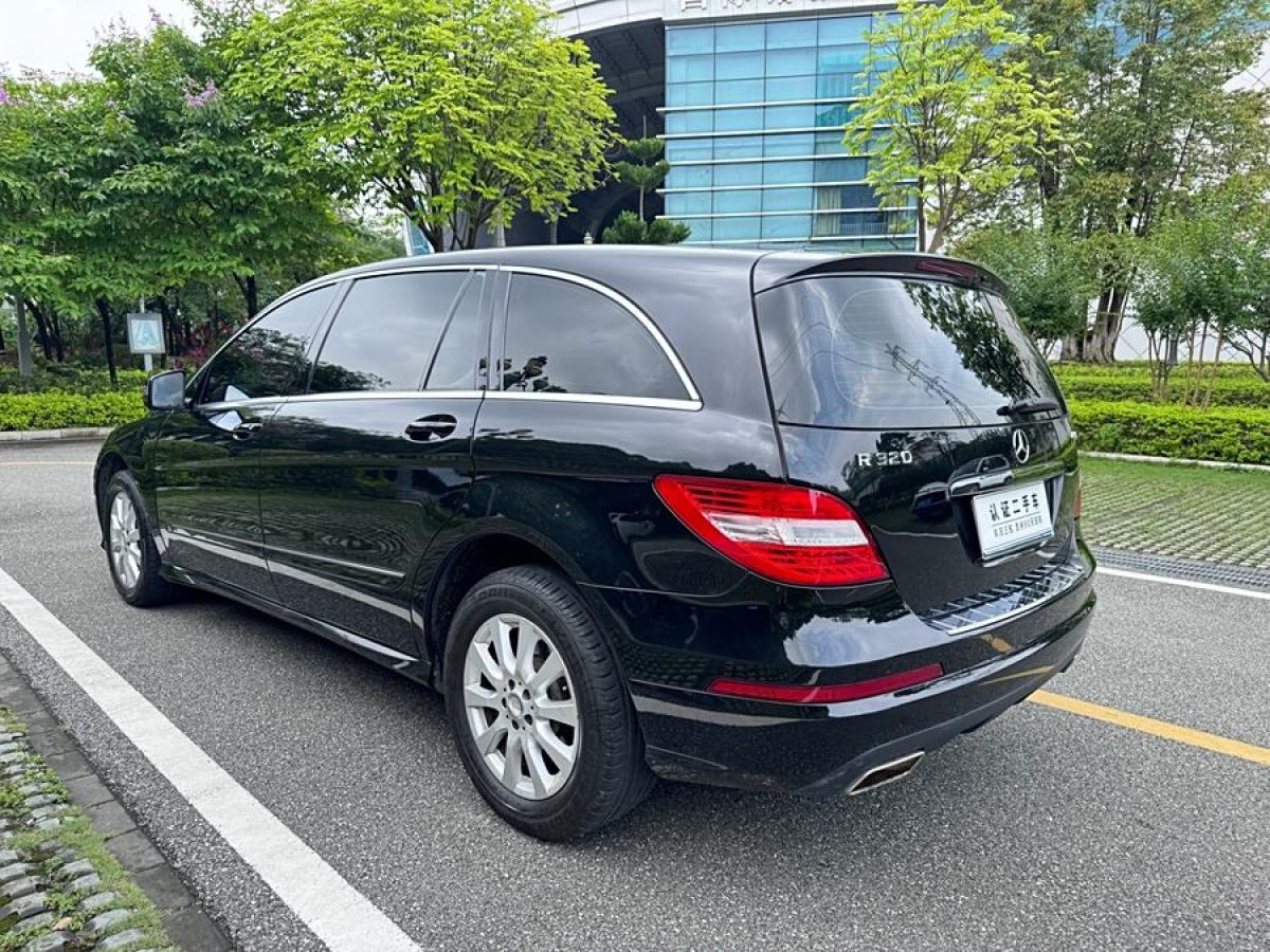 奔馳 奔馳R級(jí)  2014款 R 320 4MATIC 商務(wù)型圖片