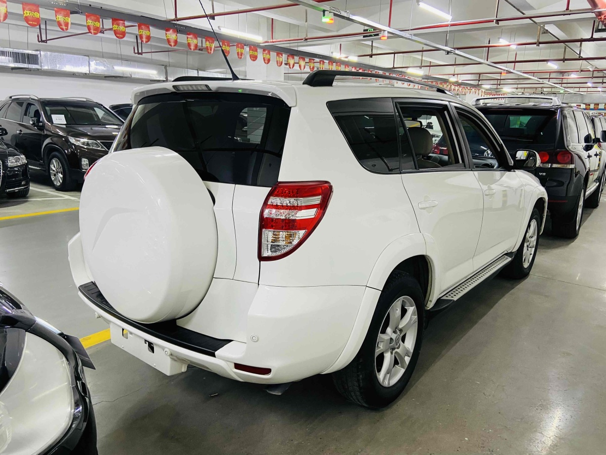 豐田 RAV4  2019款 榮放 2.0L CVT兩驅(qū)先鋒版圖片