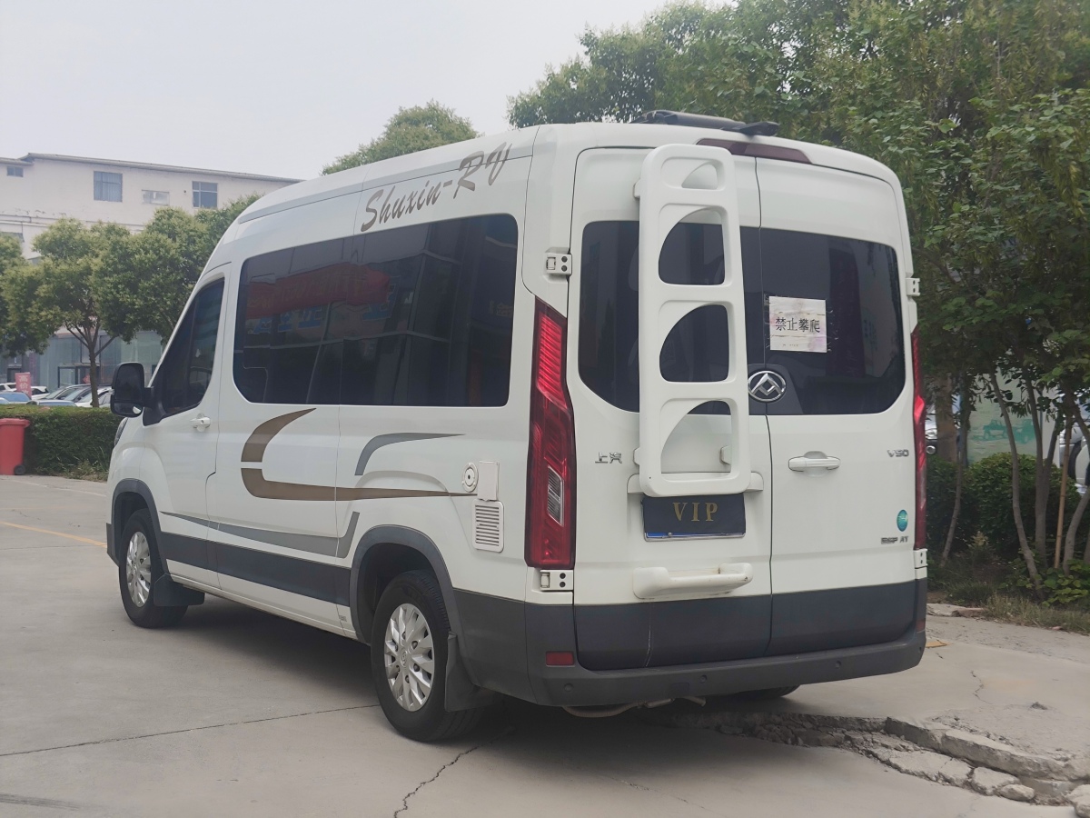 上汽大通 RV90  2021款 2.0T旅行家V90自行式B型房車豪華版縱床圖片