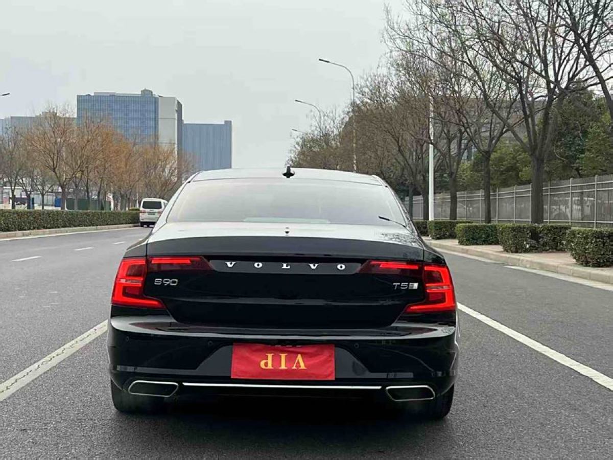 沃爾沃 S90  2020款 改款 T5 智遠(yuǎn)豪華版圖片