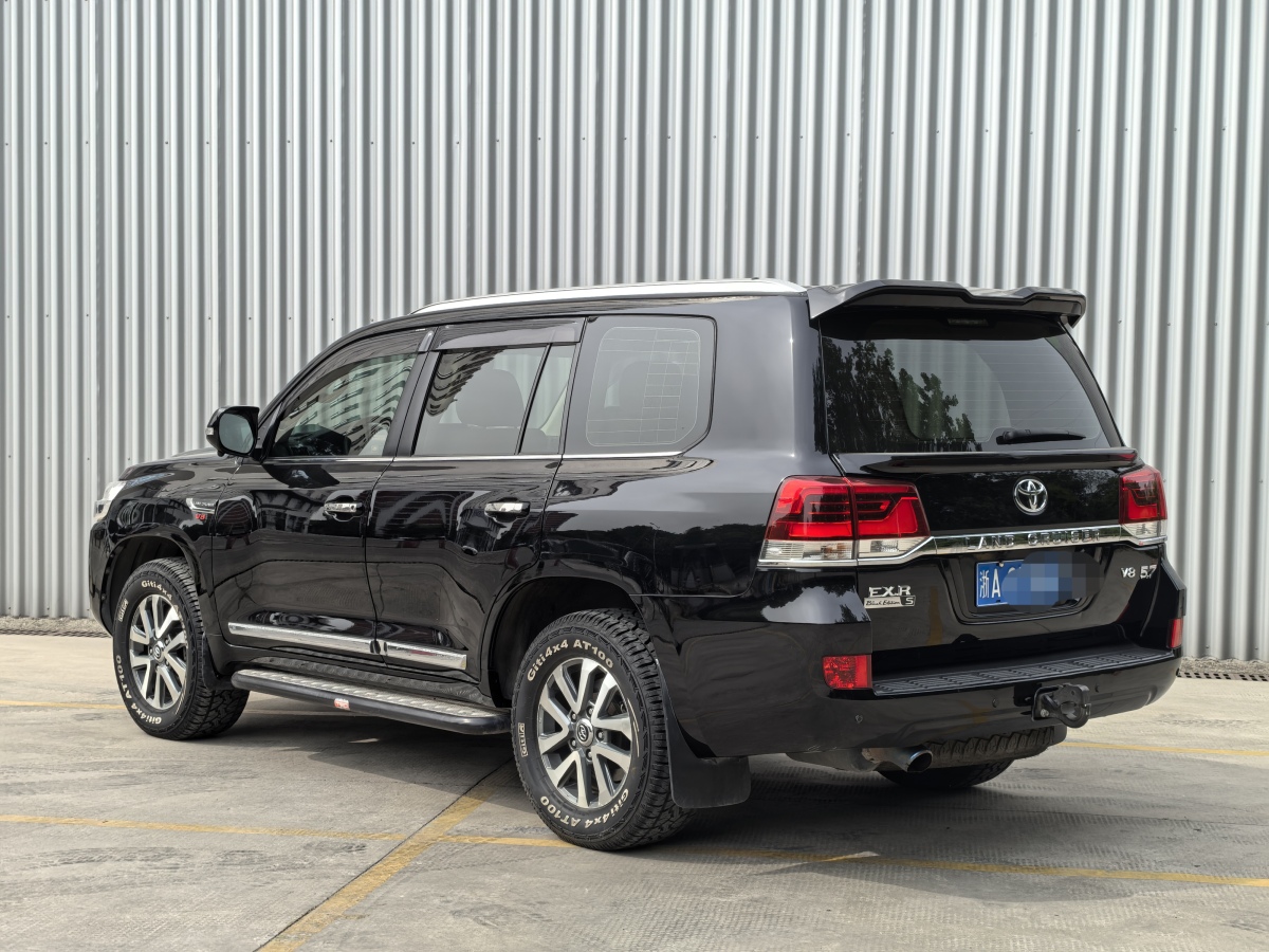 2018年1月豐田 蘭德酷路澤  2018款 5.7L VX-R 12氣 底升(中東版)