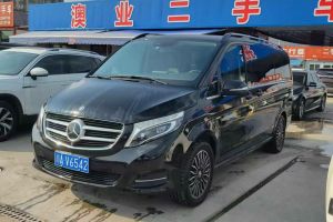 奔驰A级 奔驰  A 220 L 4MATIC 运动轿车