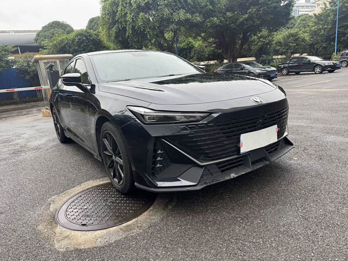 長安 長安UNI-V  2022款 1.5T 尊貴型圖片