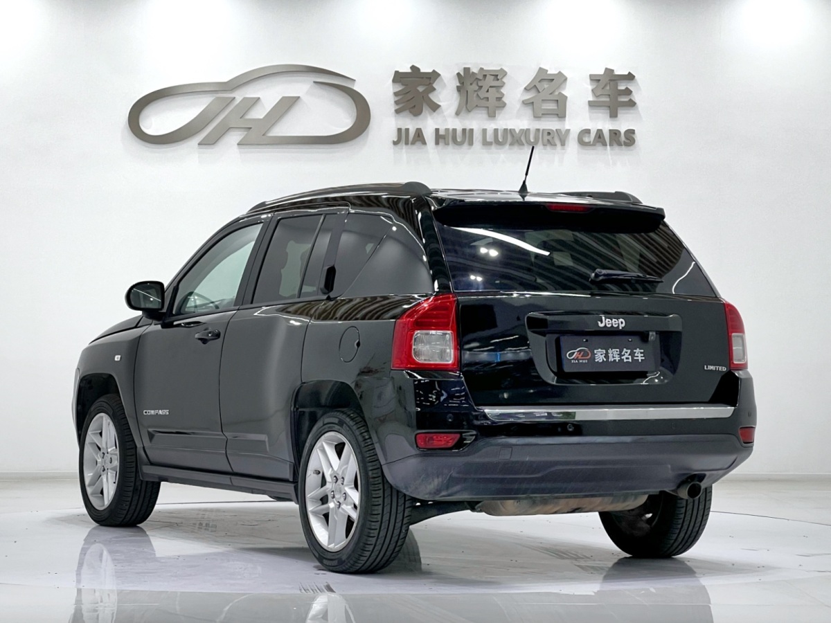 Jeep 指南者  2013款 2.4L 四驅(qū)豪華版圖片