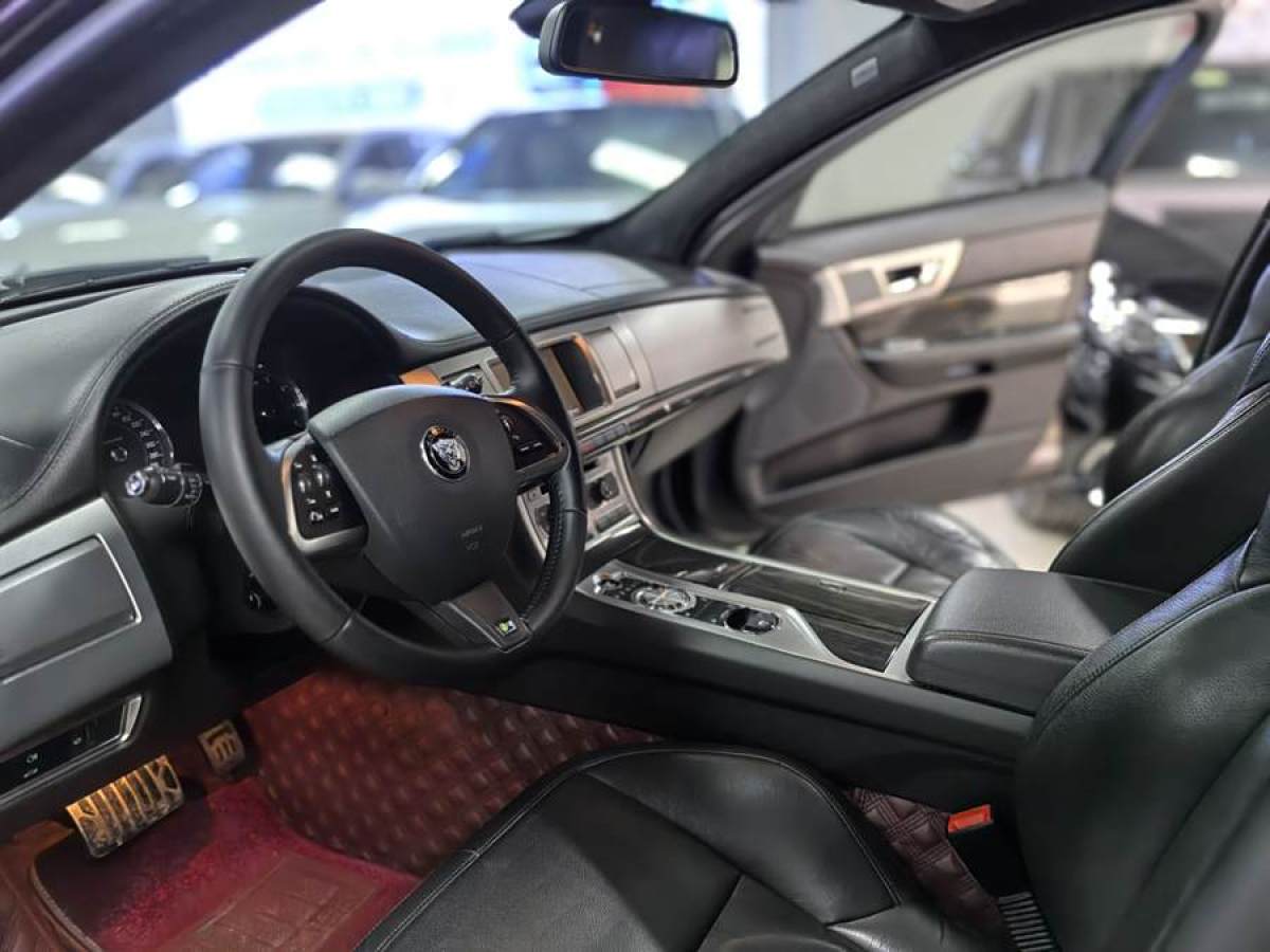 捷豹 XF  2015款 XF 3.0 SC R-Sport 豪華版圖片