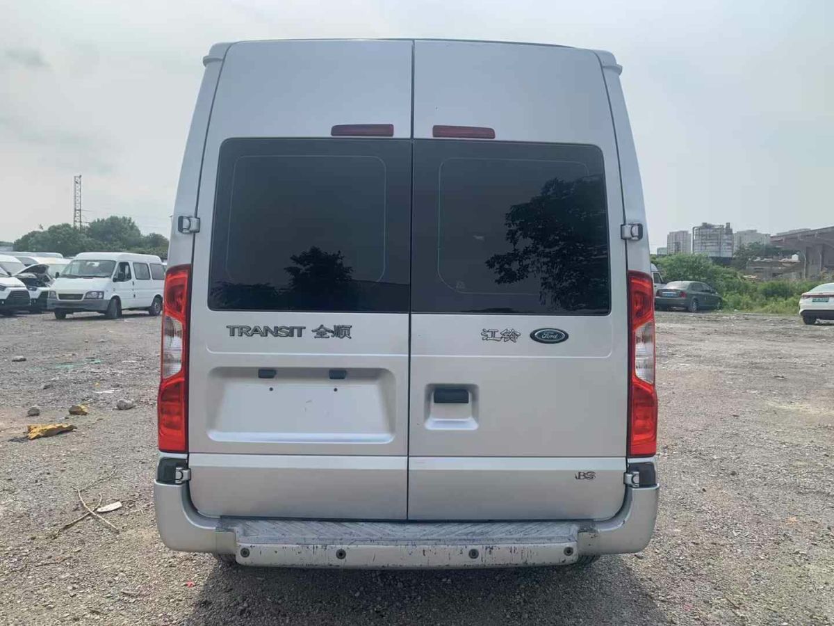 福特 新世代全順  2015款 2.4T長(zhǎng)軸7座中頂多功能車圖片
